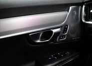 Volvo S90 Sedan / Limuzína 2,0 l 235 kw