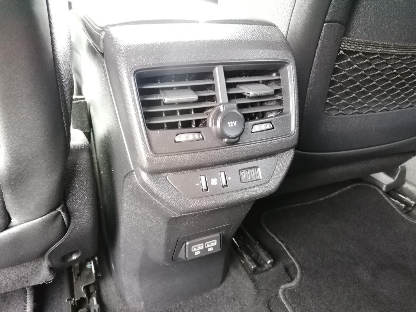 Peugeot 5008 SUV / Terénní 1,5 l 96 kw