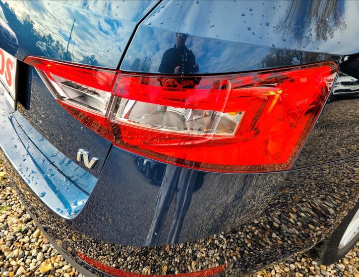 Škoda Superb Kombi 1,4 l 115 kw