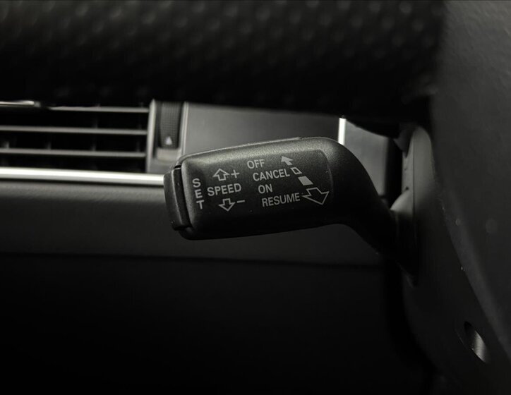 Audi A6 Sedan / Limuzína 2,7 l 140 kw