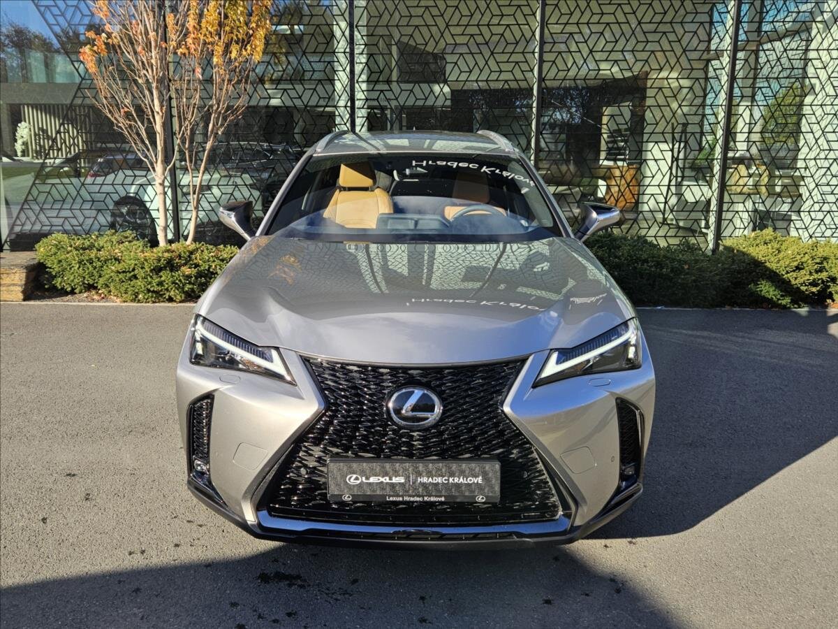 Lexus UX 300h Hatchback 2,0 l 146 kw