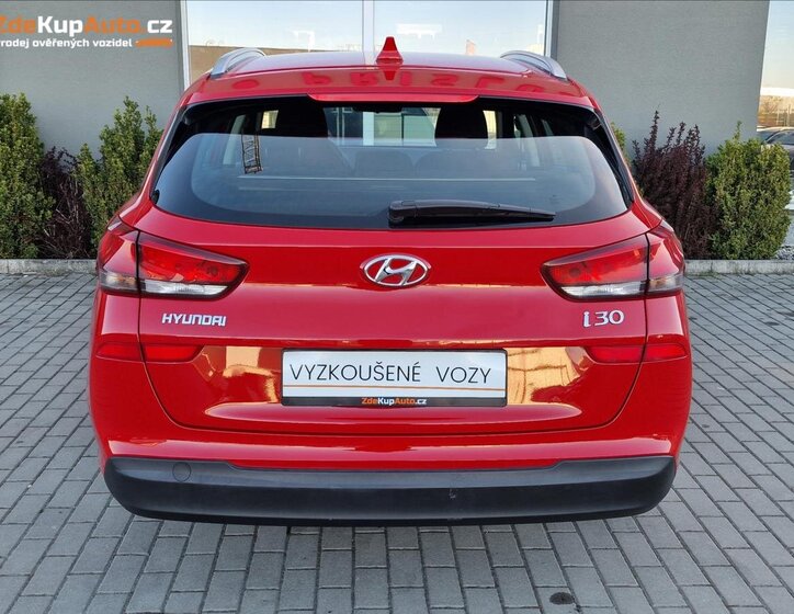 Hyundai i30 Kombi 998,0 88 kw