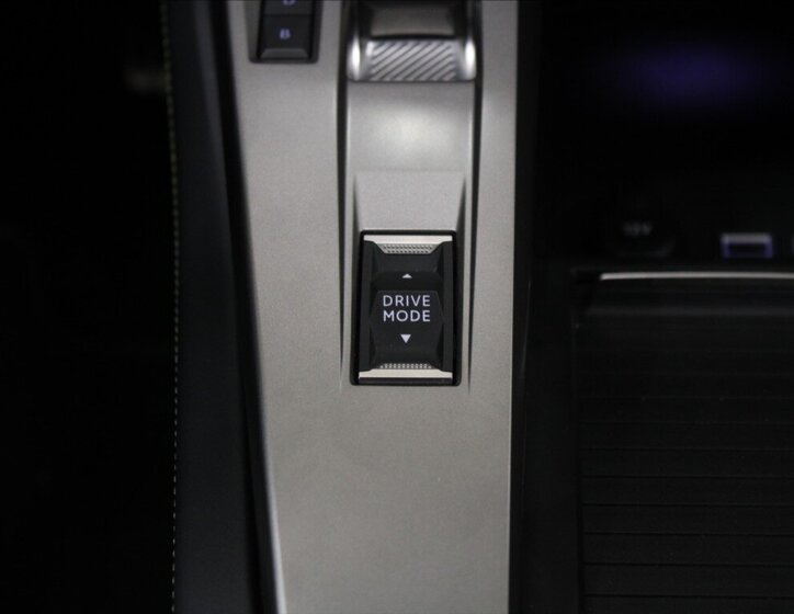 Peugeot 408 Liftback 1,6 l 165 kw