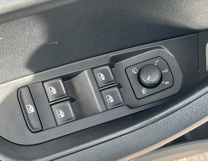 Škoda Karoq SUV / Terénní 1,5 l 110 kw