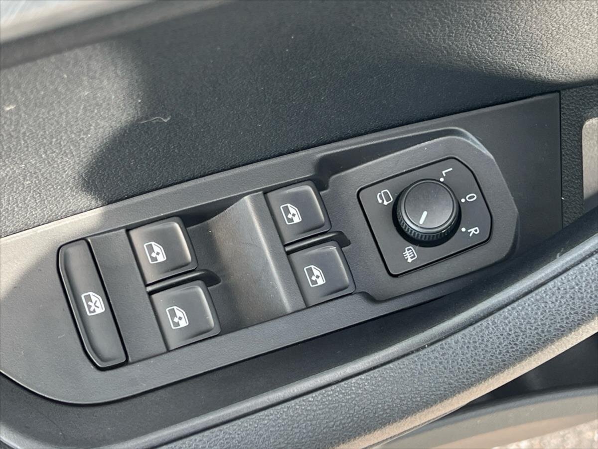 Škoda Karoq SUV / Terénní 1,5 l 110 kw