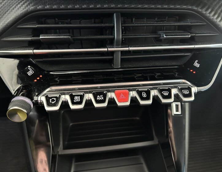 Peugeot 2008 SUV / Terénní 1,2 l 74 kw