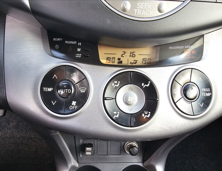 Toyota RAV4 Kombi 2,2 l 100 kw