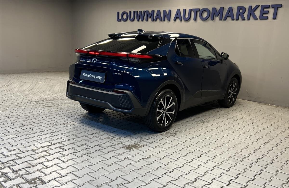 Toyota C-HR SUV / Terénní 2,0 l 111 kw