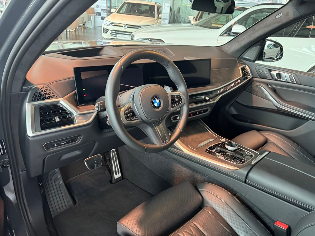 BMW X7 SUV / Terénní 3,0 l 250 kw