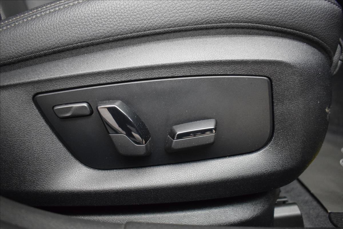 BMW Řada 5 Sedan / Limuzína 3,0 l 195 kw