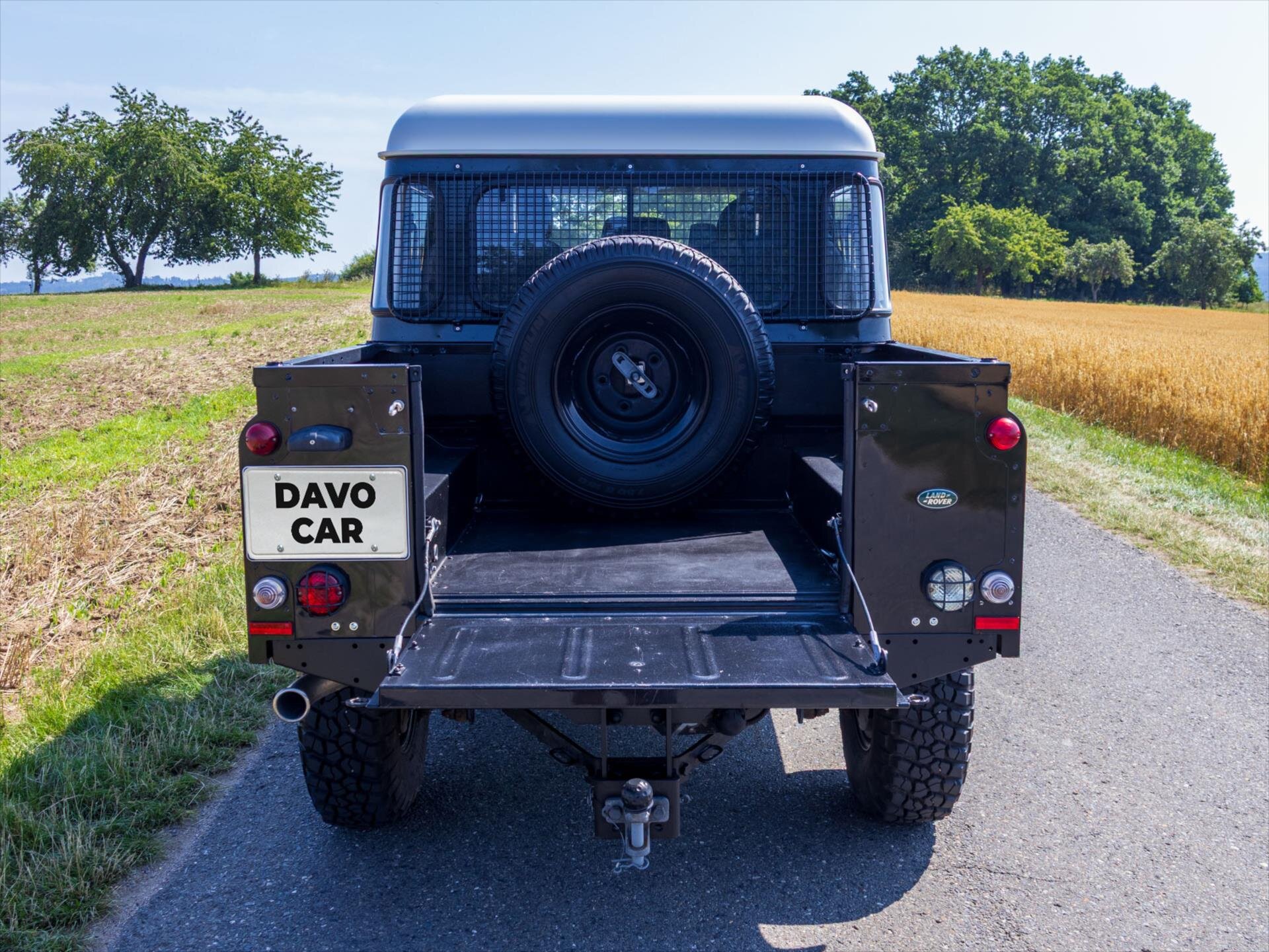 Land Rover Defender SUV 2,2 l 90 kw