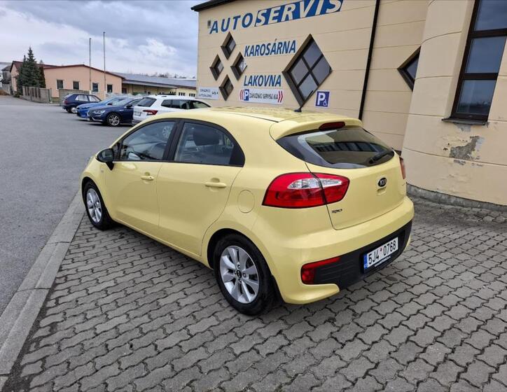 KIA Rio 5
