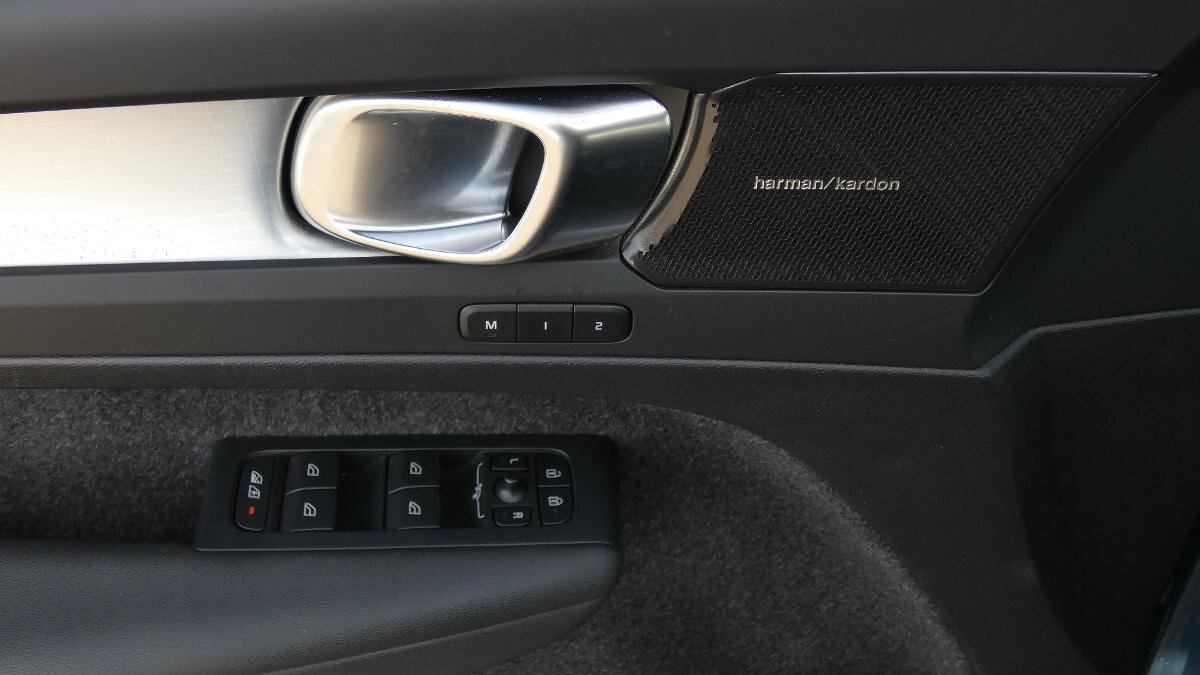 Volvo XC40 SUV / Terénní 2,0 l 120 kw