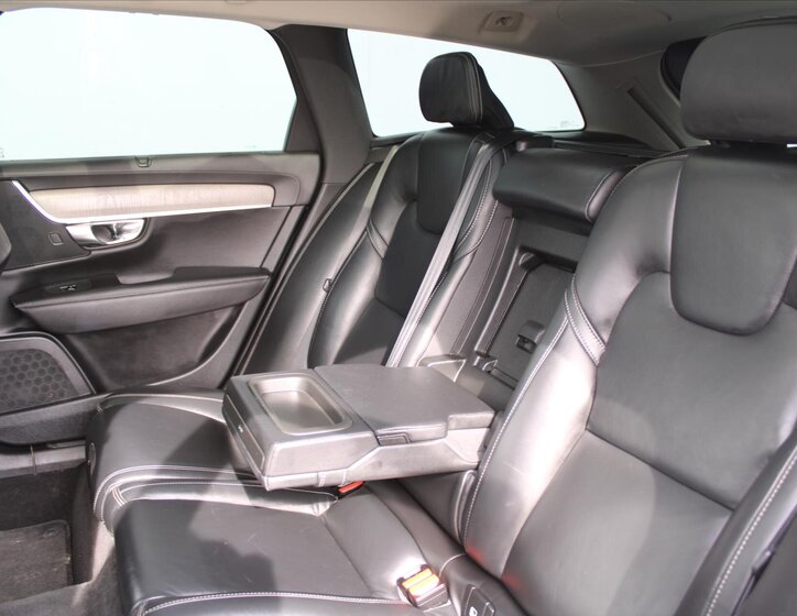 Volvo V90 Kombi 2,0 l 173 kw