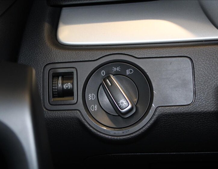 Volkswagen Passat Kombi 2,0 l 103 kw