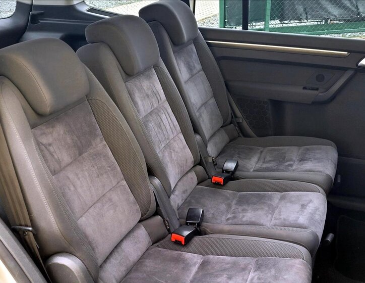 Volkswagen Touran 24