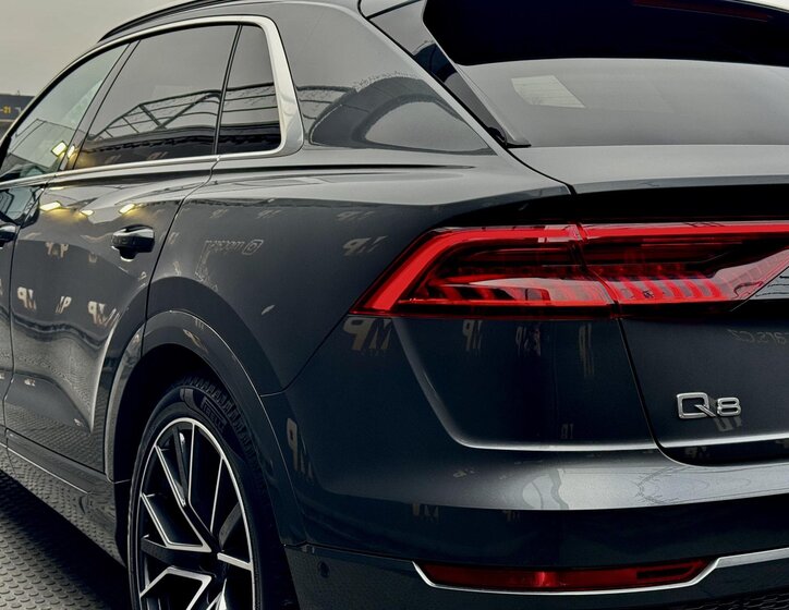 Audi Q8 SUV 3,0 l 210 kw