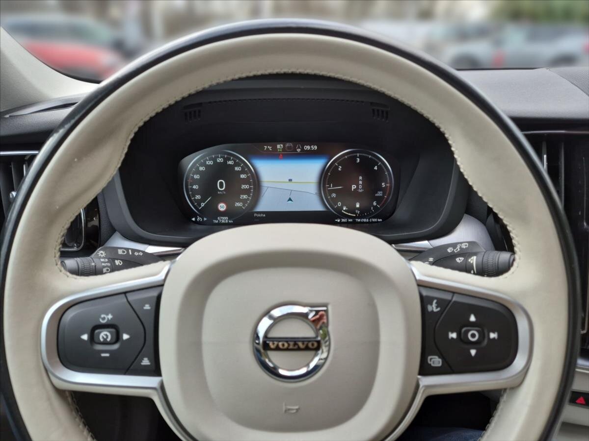 Volvo XC60 SUV / Terénní 2,0 l 145 kw