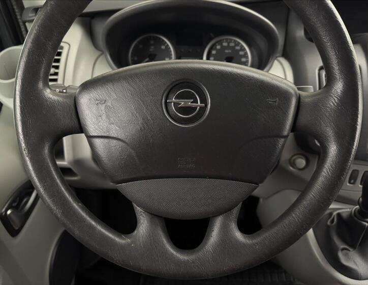 Opel Vivaro 8