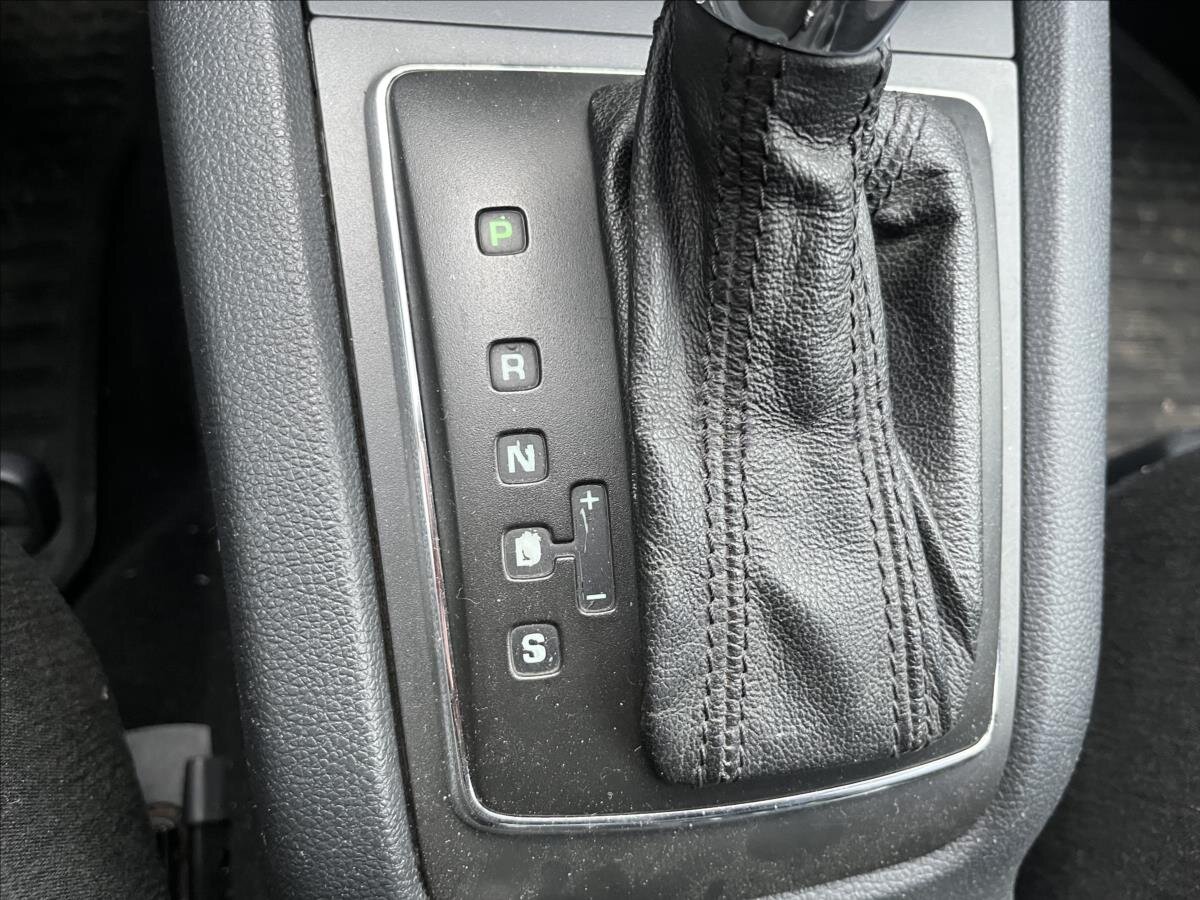 Škoda Octavia Sedan / Limuzína 1,6 l 75 kw