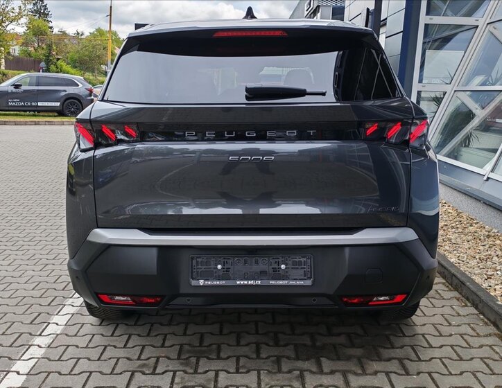 Peugeot 5008 SUV / Terénní 1,2 l 107 kw