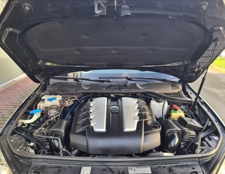 Volkswagen Touareg SUV 4,1 l 250 kw