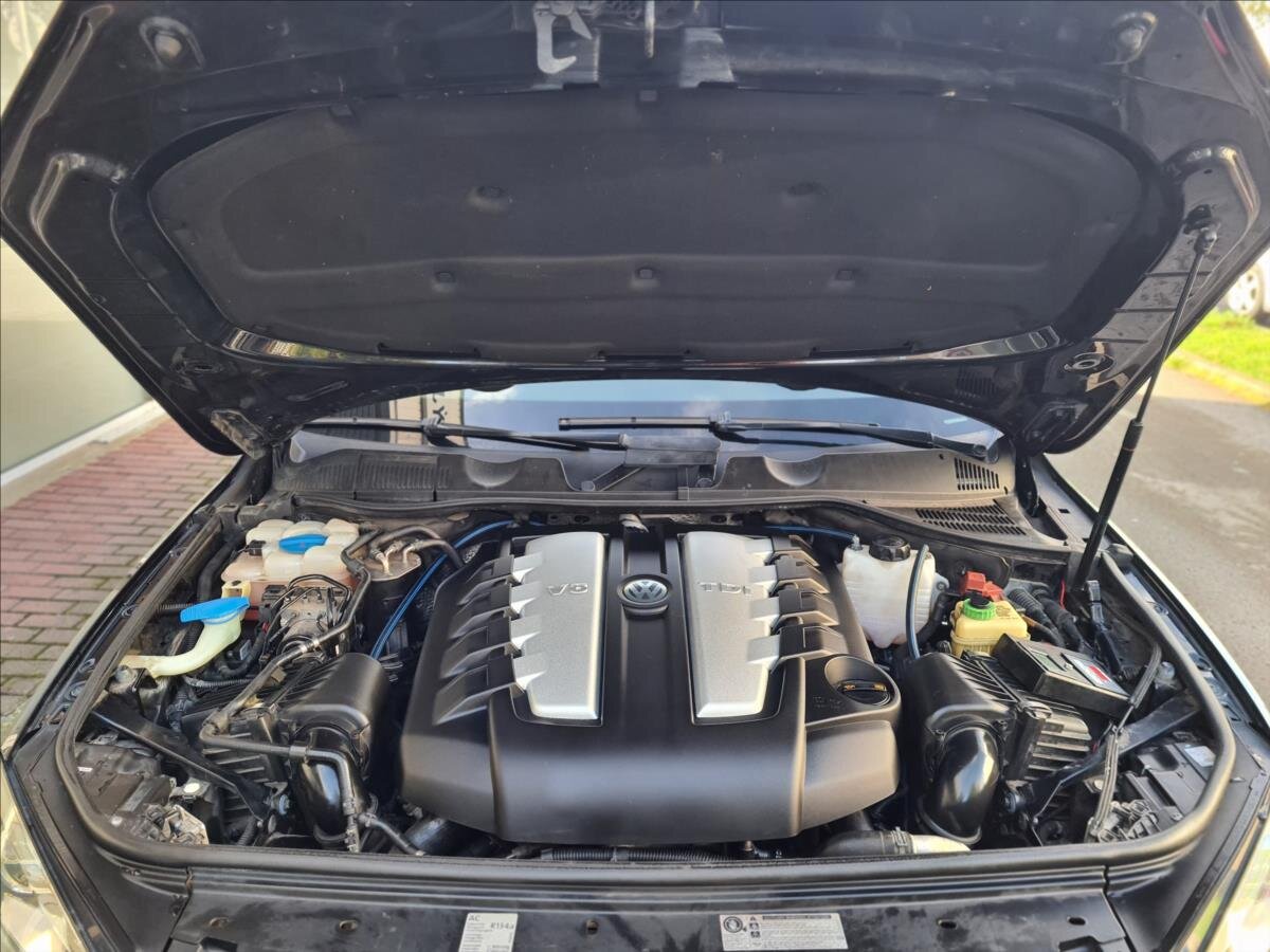 Volkswagen Touareg SUV 4,1 l 250 kw