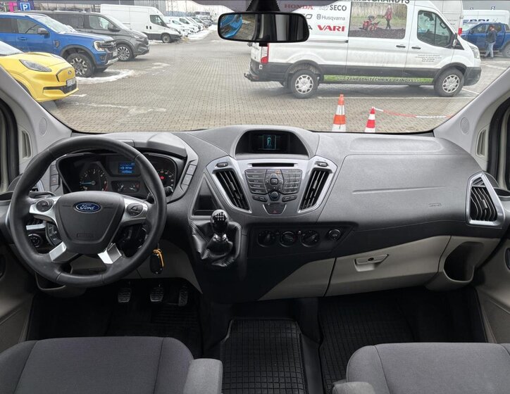 Ford Tourneo Custom 26