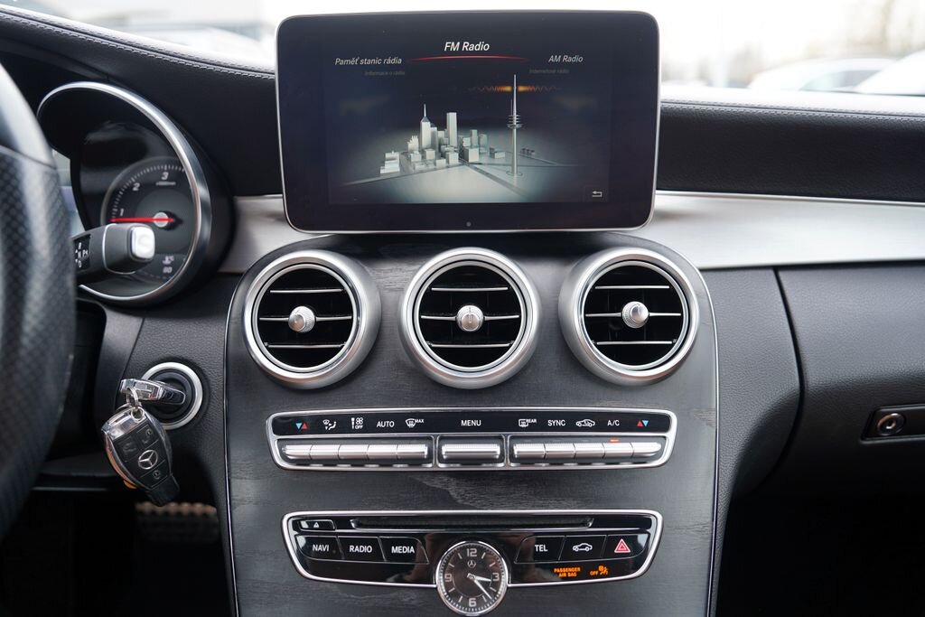 Mercedes-Benz Třídy C Kupé 2,1 l 150 kw