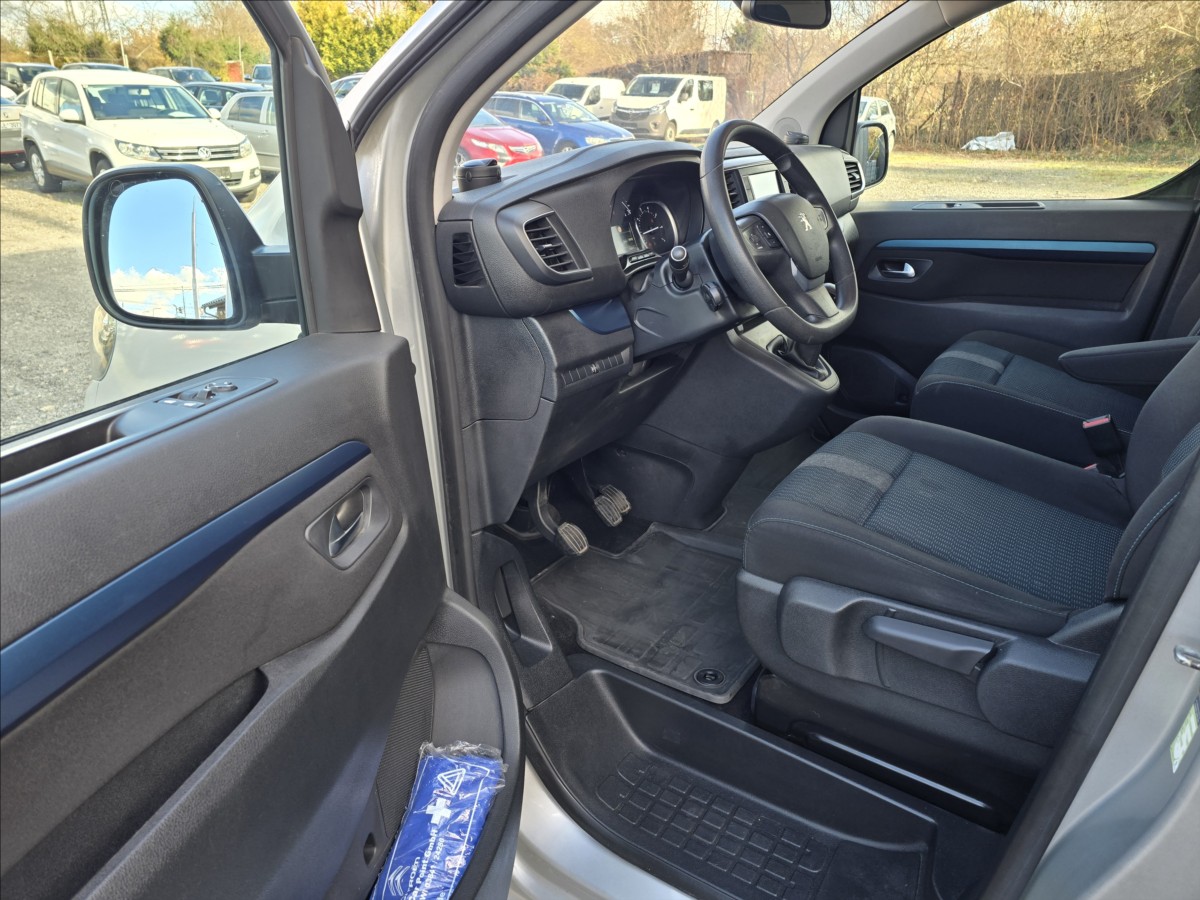 Peugeot Traveller