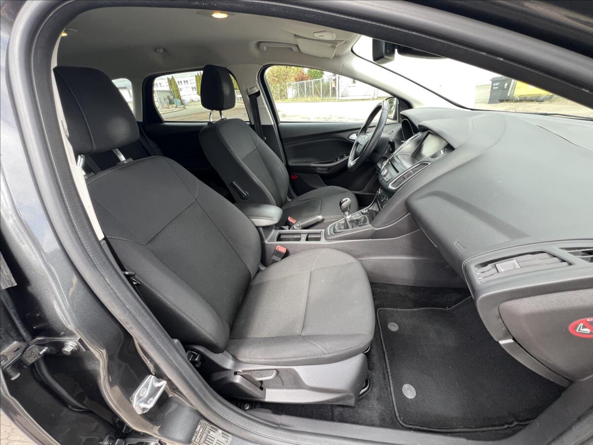 Ford Focus Kombi 999,0 92 kw