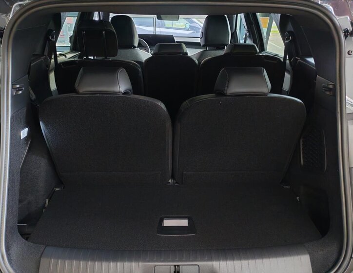 Peugeot 5008 SUV / Terénní 1,2 l 107 kw
