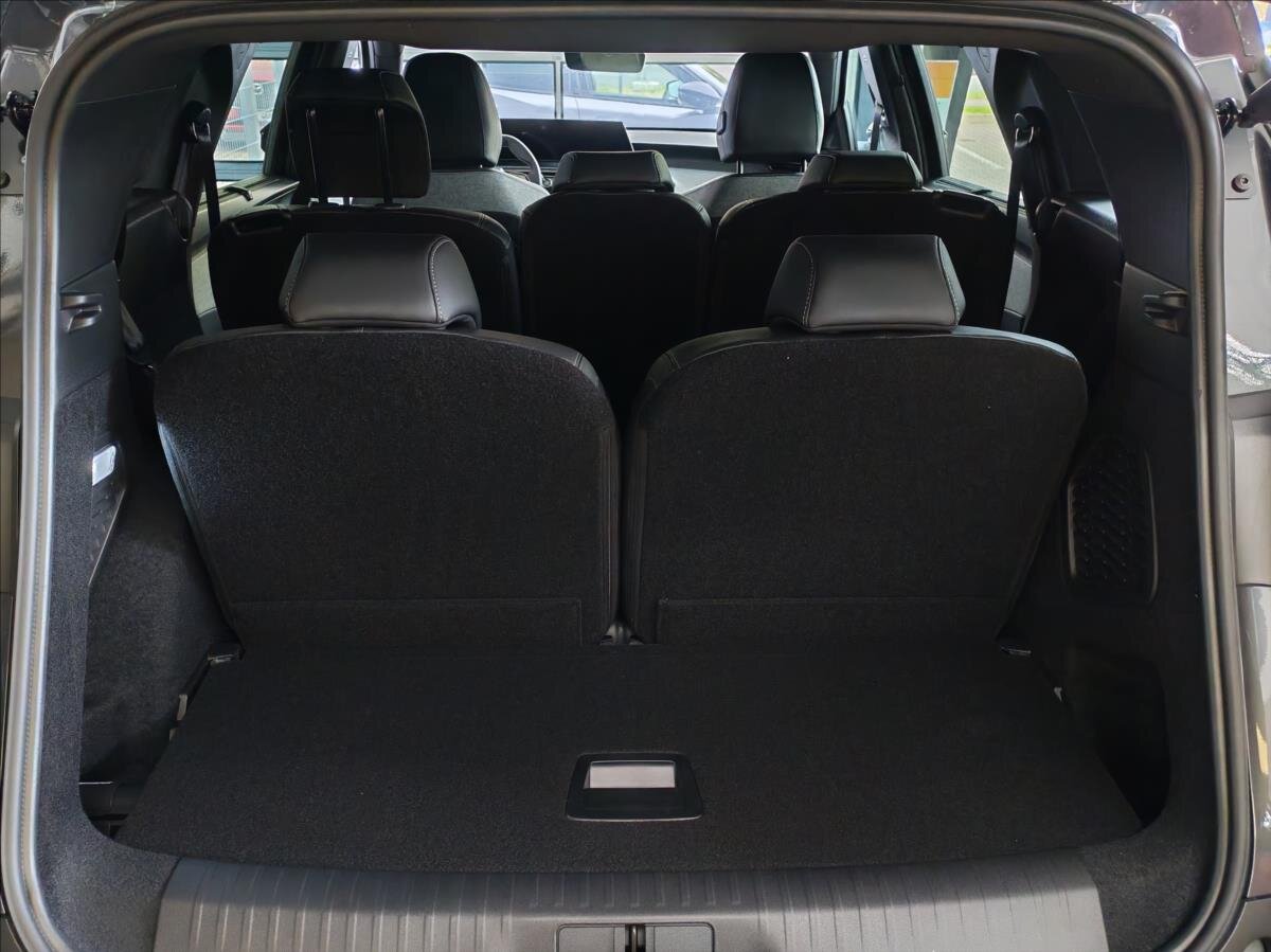 Peugeot 5008 SUV / Terénní 1,2 l 107 kw