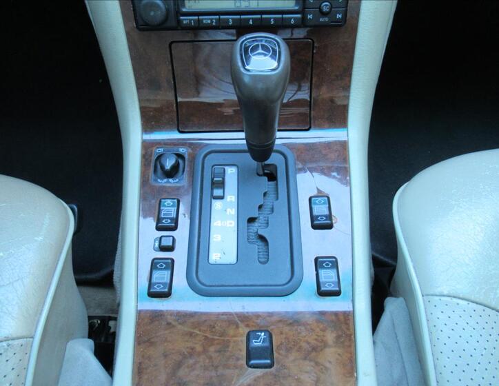 Mercedes-Benz 140 11