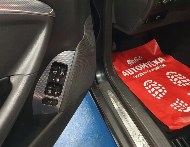 Mercedes-Benz CLK 21