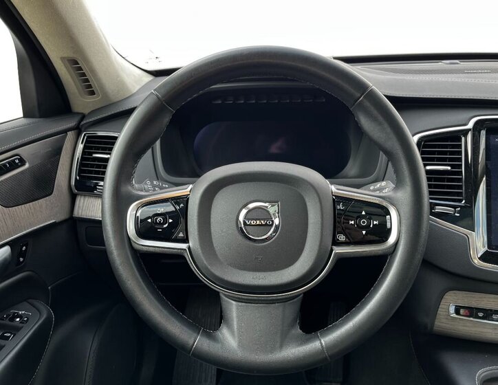 Volvo XC90 SUV / Terénní 2,0 l 335 kw