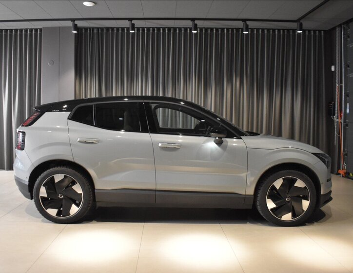 Volvo EX30 SUV / Terénní 0,0 315 kw