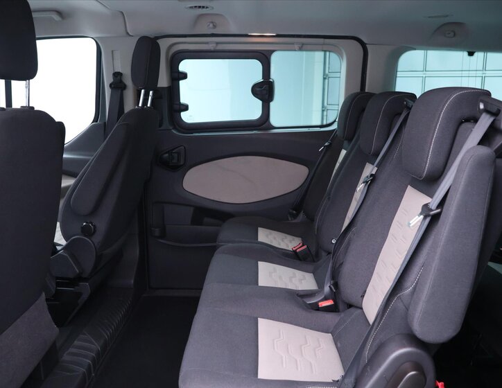 Ford Tourneo Custom MPV 2,2 l 114 kw