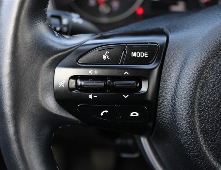 KIA Stonic Hatchback 1,2 l 61 kw