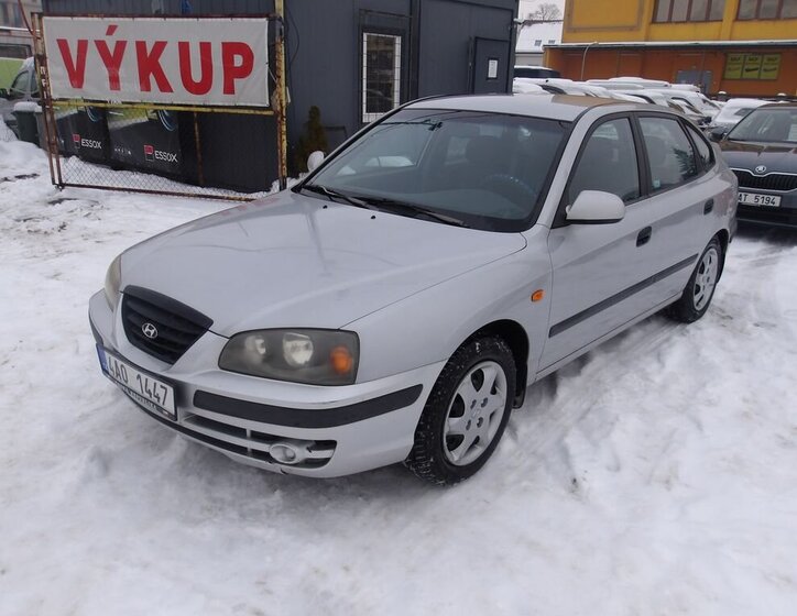Hyundai Elantra Sedan 1,6 l 77 kw