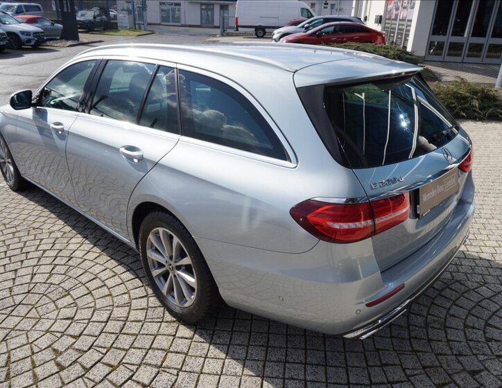 Mercedes-Benz Třídy E Kombi 2,0 l 143 kw