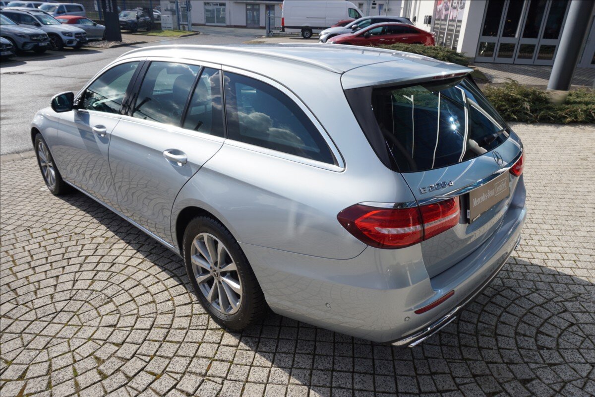 Mercedes-Benz Třídy E Kombi 2,0 l 143 kw