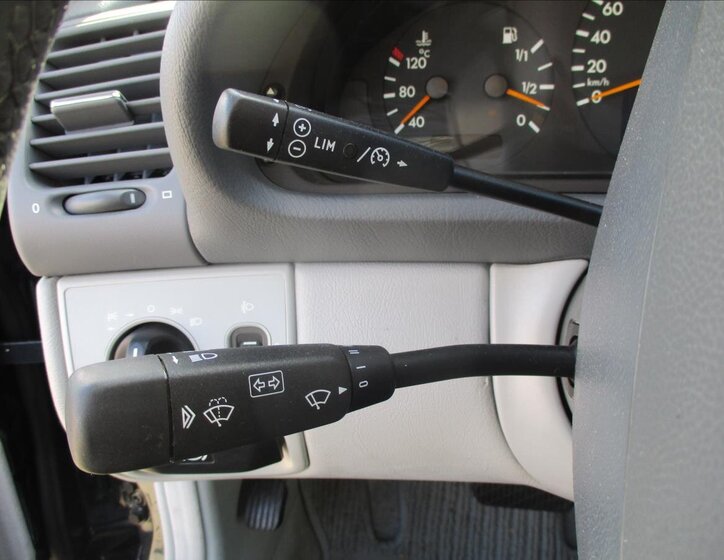 Mercedes-Benz CLK Kupé 2,0 l 120 kw