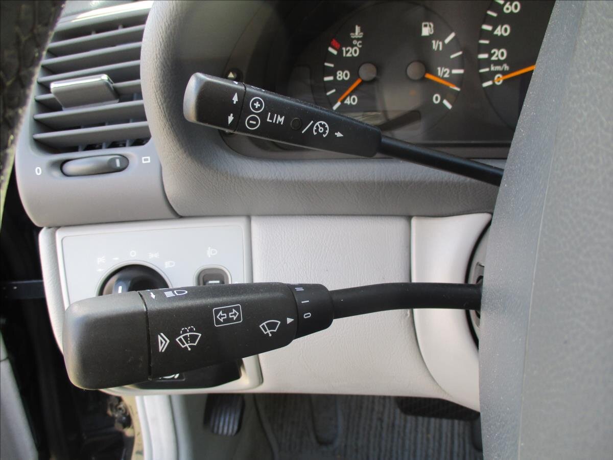 Mercedes-Benz CLK Kupé 2,0 l 120 kw