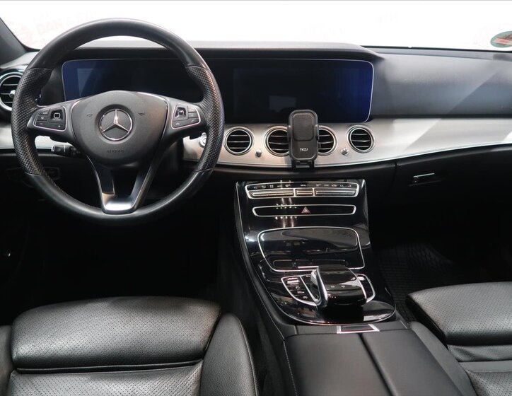 Mercedes-Benz Třídy E Kombi 2,0 l 143 kw