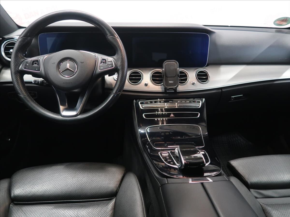 Mercedes-Benz Třídy E Kombi 2,0 l 143 kw