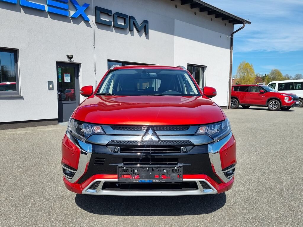 Mitsubishi Outlander SUV / Terénní 2,4 l 165 kw