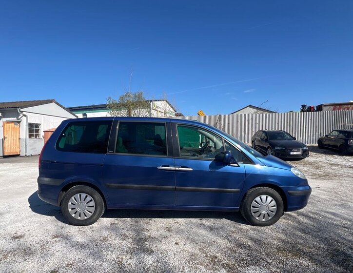 Peugeot 807 MPV 2,0 l 100 kw