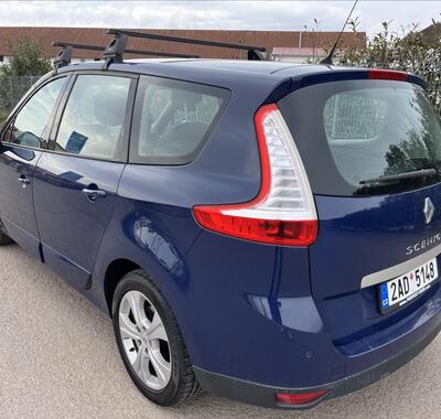 Renault Scénic 8