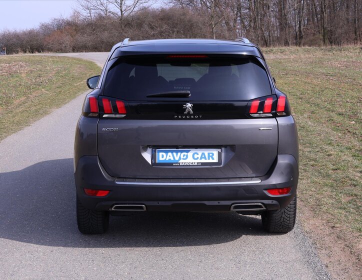 Peugeot 5008 SUV / Terénní 1,2 l 96 kw